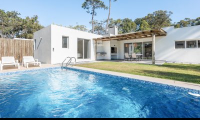 CASA NUEVA EN VENTA EN MONTOYA LA BARRA - 3 DORMITORIOS Y PISCINA