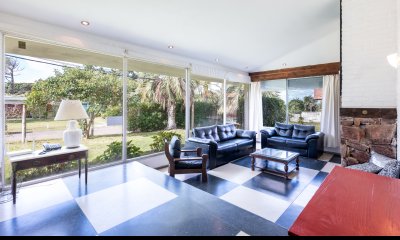 CASA EN VENTA CERCA DEL MAR PLAYA BRAVA RINCON DEL INDIO - 4 DORMITORIOS + BARBACOA + PISCINA
