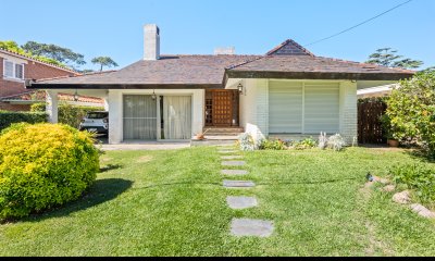 CASA EN VENTA EN LA MANSA CERCA DEL MAR 3 DORMITORIOS + DEPENDENCIA
