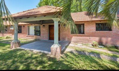 CASA EN VENTA EN CANTEGRIL CON 3 DORMITORIOS Y DEPENDENCIA + PISCINA