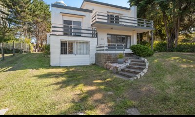 CASA EN VENTA DE 5 DORMITORIOS CERCA DEL SHOPPING