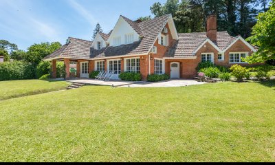 CASA EN VENTA EN EL GOLF - ARQ. ARTURO DUBOURG