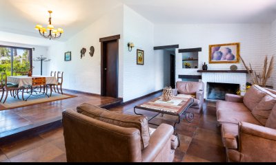 CASA EN VENTA EN PINARES DE 4 DORMITORIOS