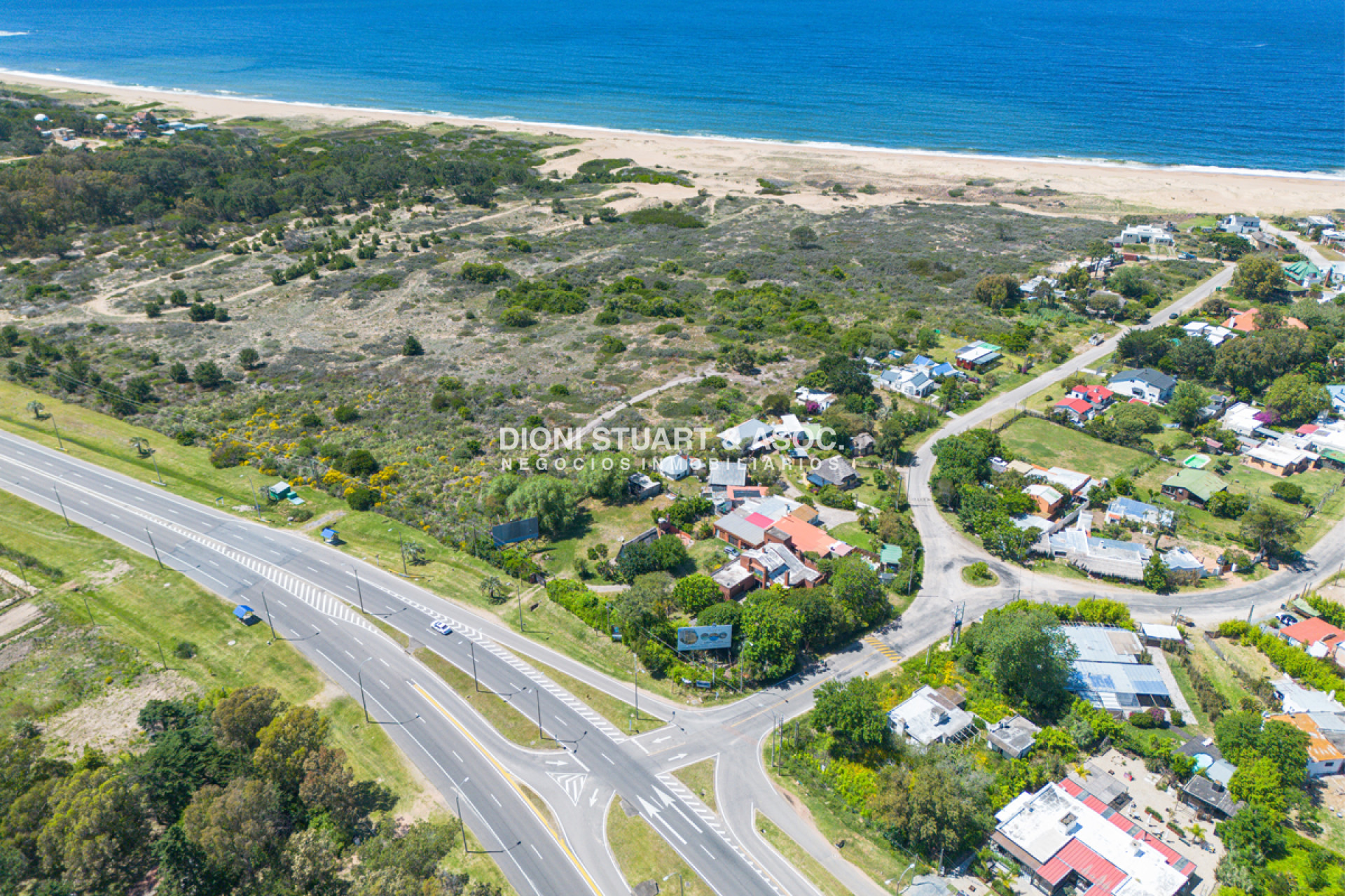 Terreno ID.586 - Oportunidad De Inversion En Punta Ballena - Terreno de 3086m2 - Posibilidad de PH 4 Pisos