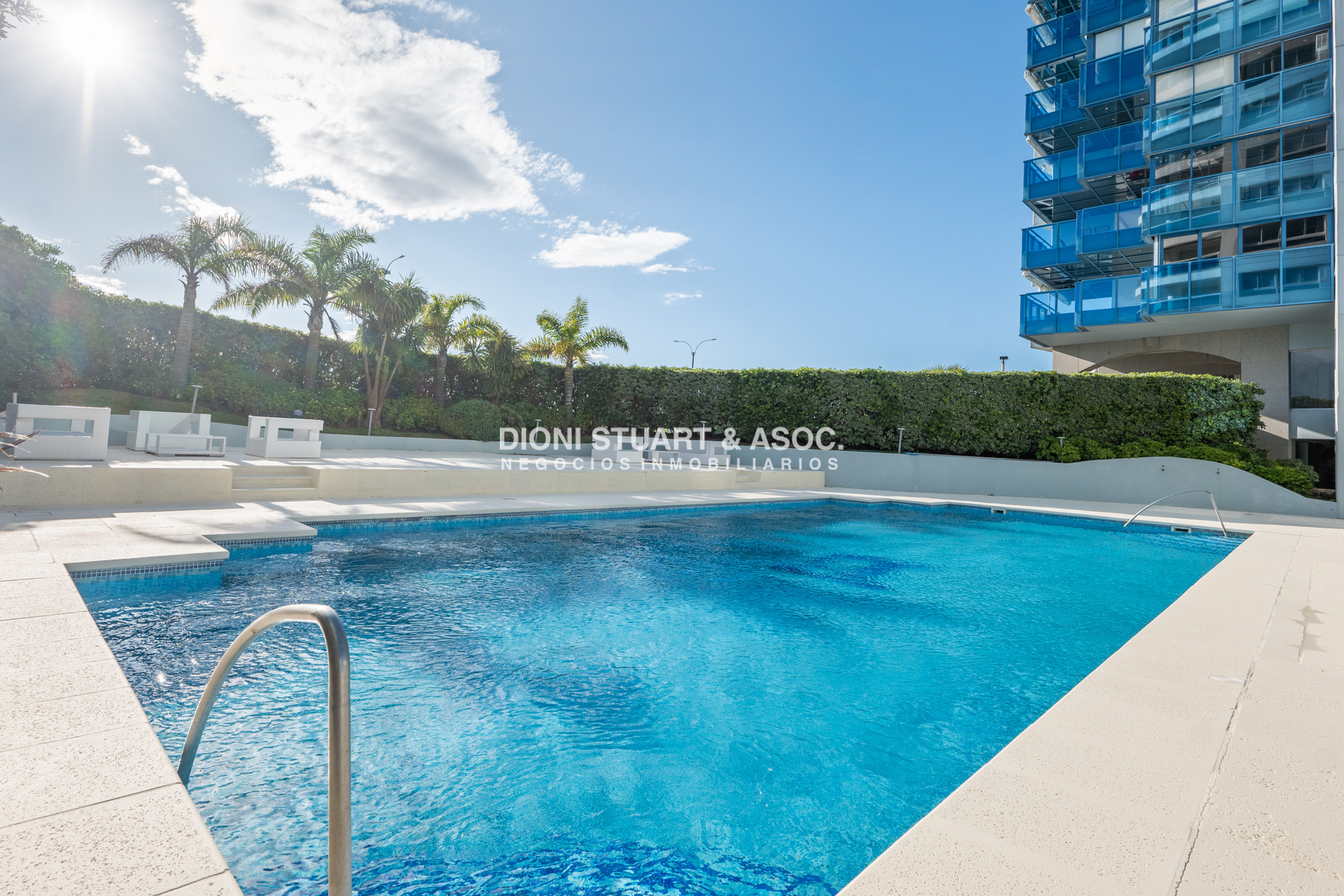 Apartamento ID.844 - Apartamento en Beverly Tower - Alquiler de Temporada - 3 Dorm en suite + Dep.