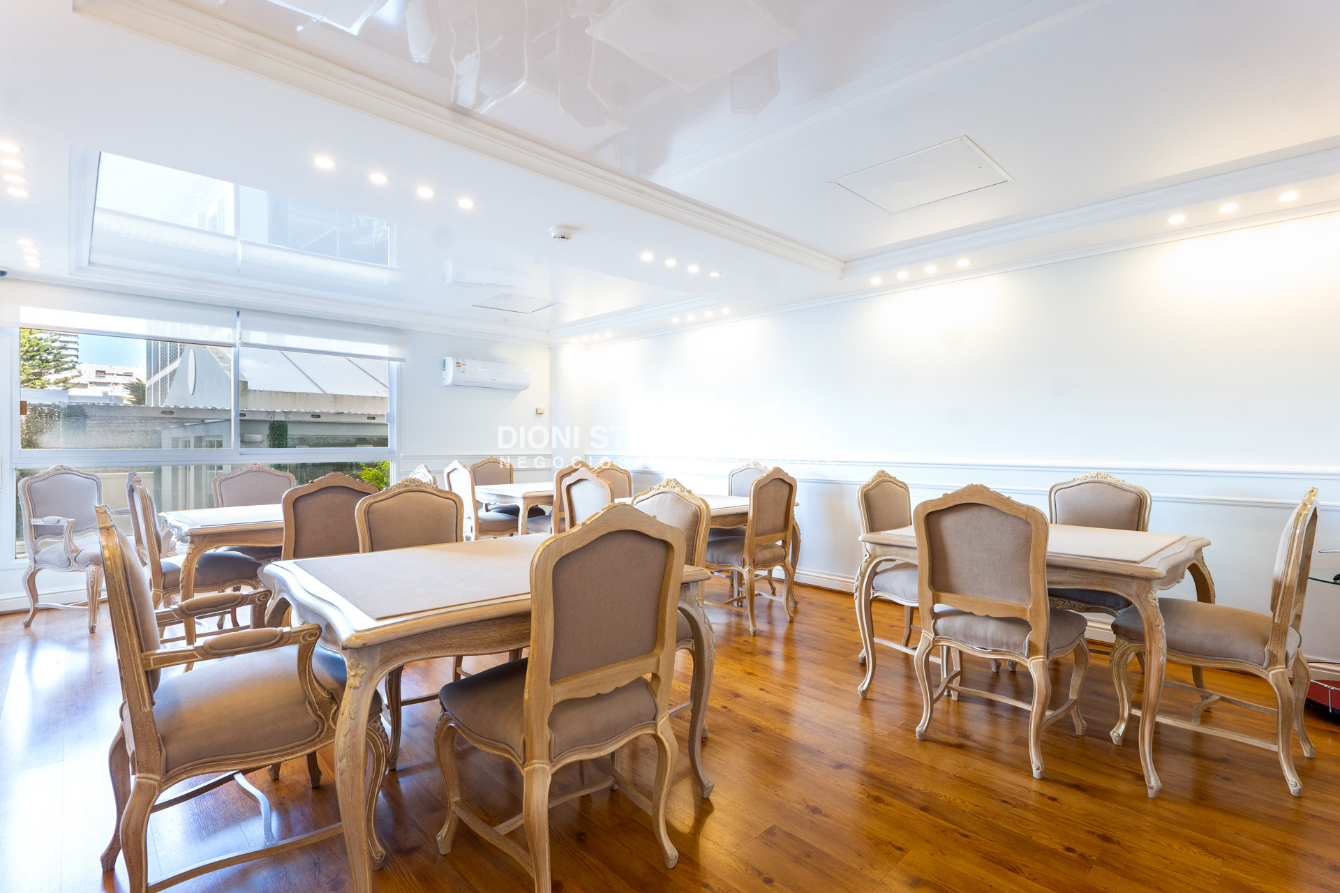 Apartamento ID.844 - Apartamento en Beverly Tower - Alquiler de Temporada - 3 Dorm en suite + Dep.