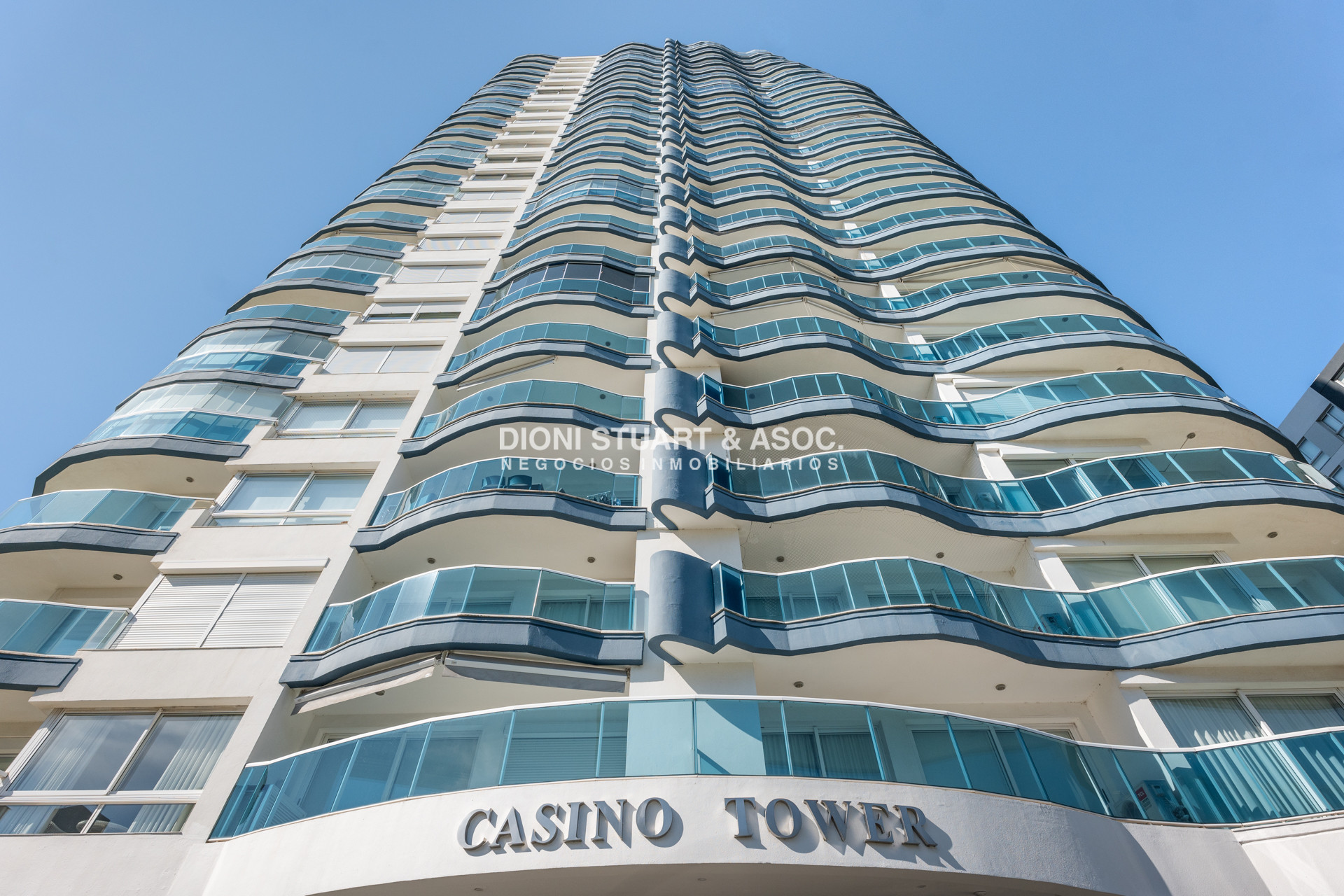 Apartamento ID.739 - DEPARTAMENTO EN VENTA EN CASINO TOWER - 2 DORM EN SUITE - TODOS LOS AMENITIES