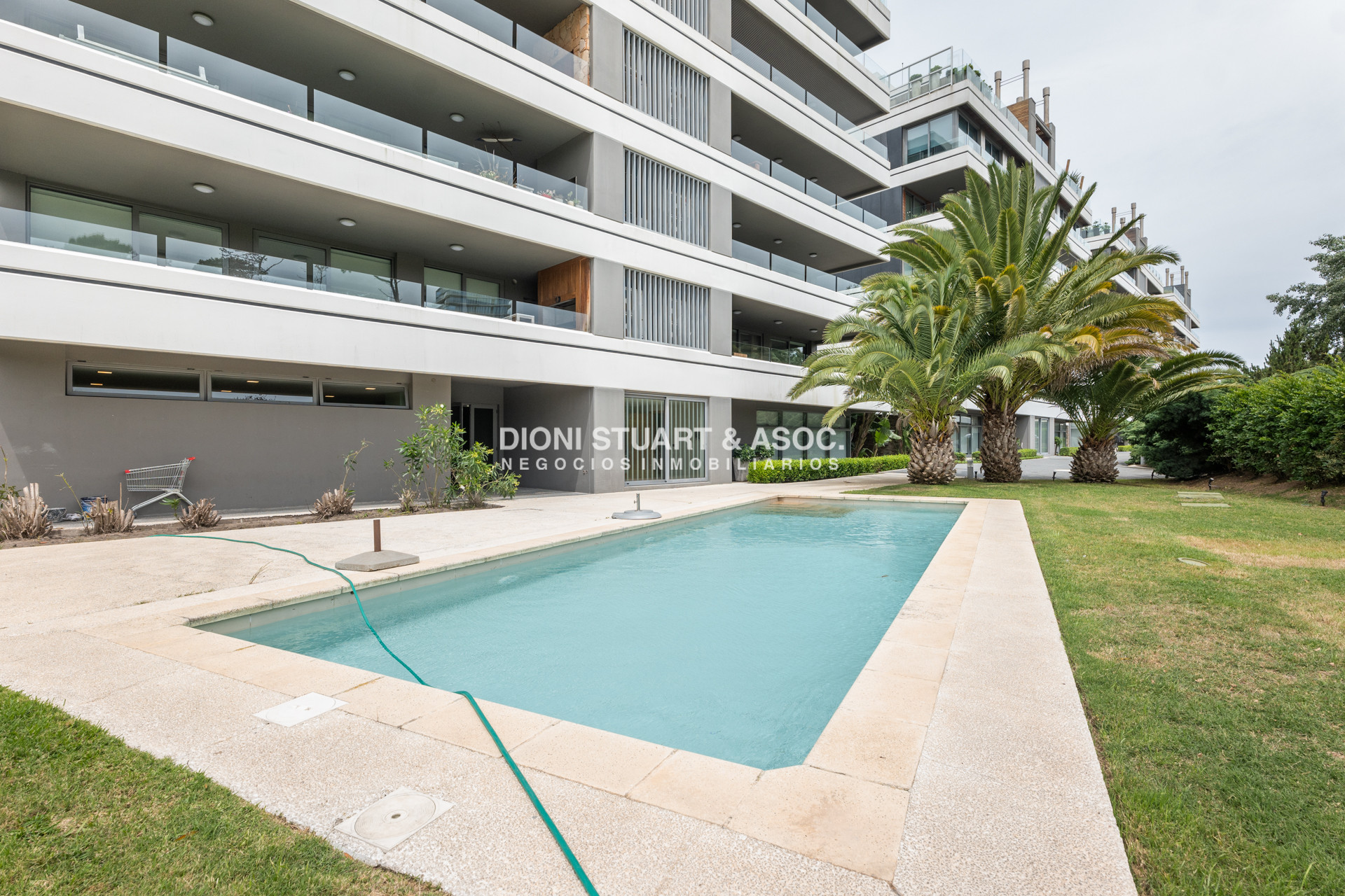 Apartamento ID.874 - Tiburon Terrazas Barra SS - Semi piso con piscina