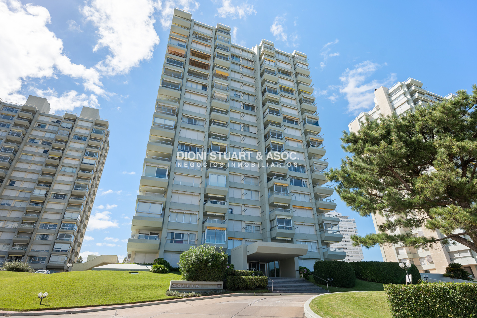 Apartamento ID.645 - Goleta -  Piso Alto Central - 3 Dorms