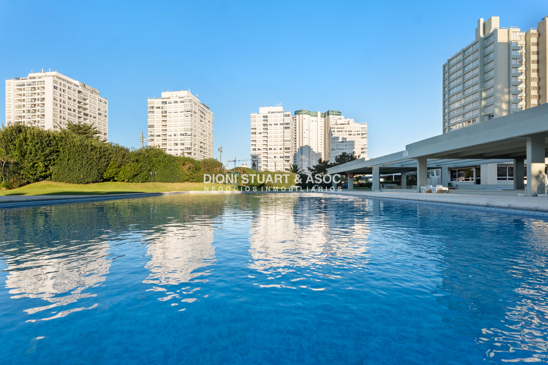Apartamento ID.687 - Alquiler de Temporada - Edificio Fragata - Frente al Mar - 3 Dormitorios - Todos los Amenities