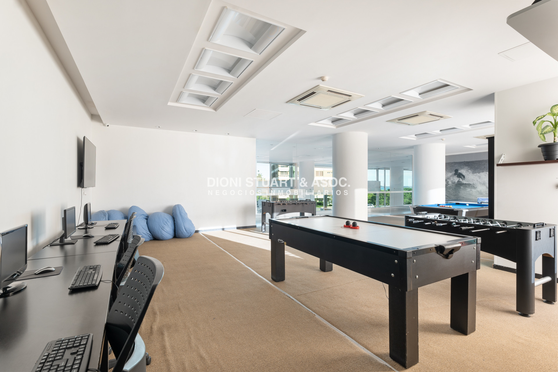 Apartamento ID.910 - DEPARTAMENTO DUPLEX EN AQUARELA - PLAYA MANSA - 4 DORM EN SUITE + DEPENDENCIA