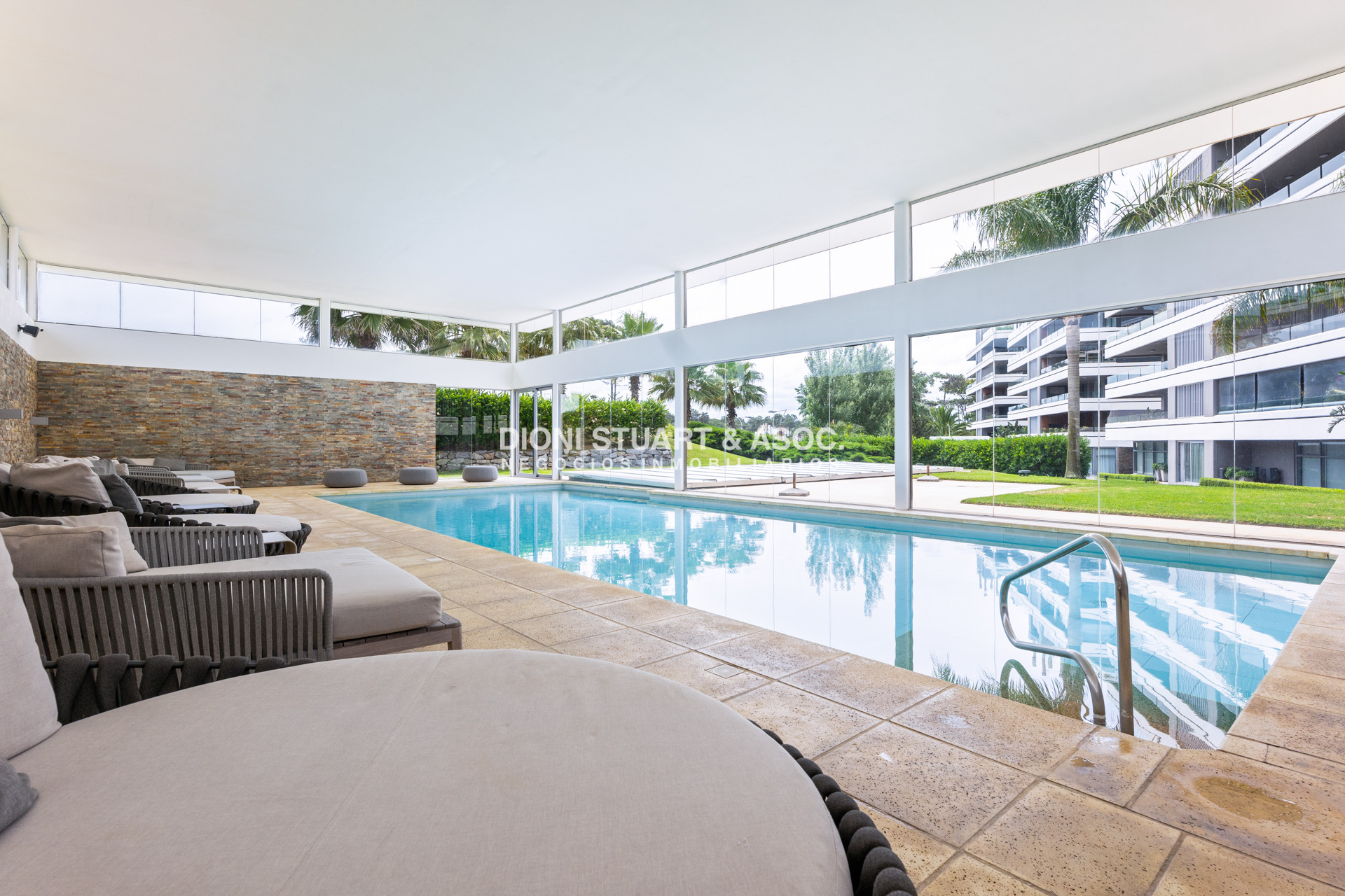 Apartamento ID.874 - Tiburon Terrazas Barra SS - Semi piso con piscina