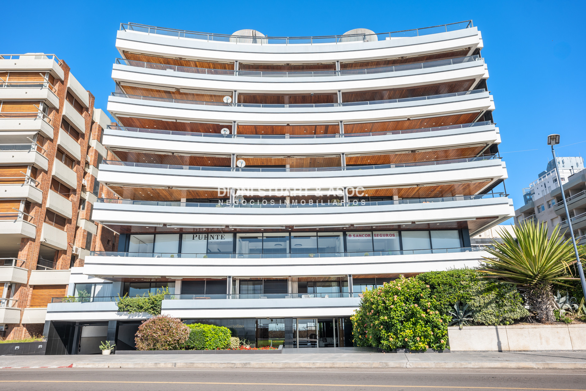 Apartamento ID.635 - Portofino - Increíble Vista Al Puerto - 3 Dorm en Suite + Dep.