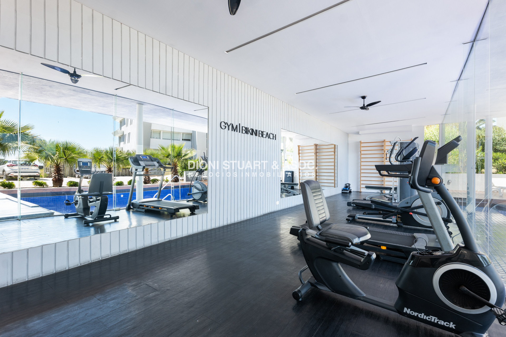 Apartamento ID.853 - Edificio Bikini Beach - 1 Dorm - Vista al Mar
