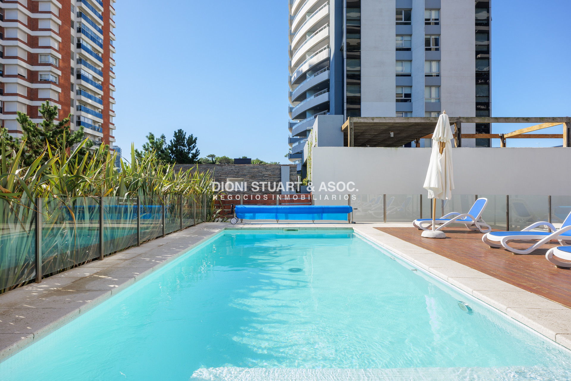 Apartamento ID.516 - APARTAMENTO EN VENTA EN PUNTA DEL ESTE - 2 DORMITORIOS - MODERNO - CERCA DEL MAR - EDIFICIO ARENAS DEL MAR
