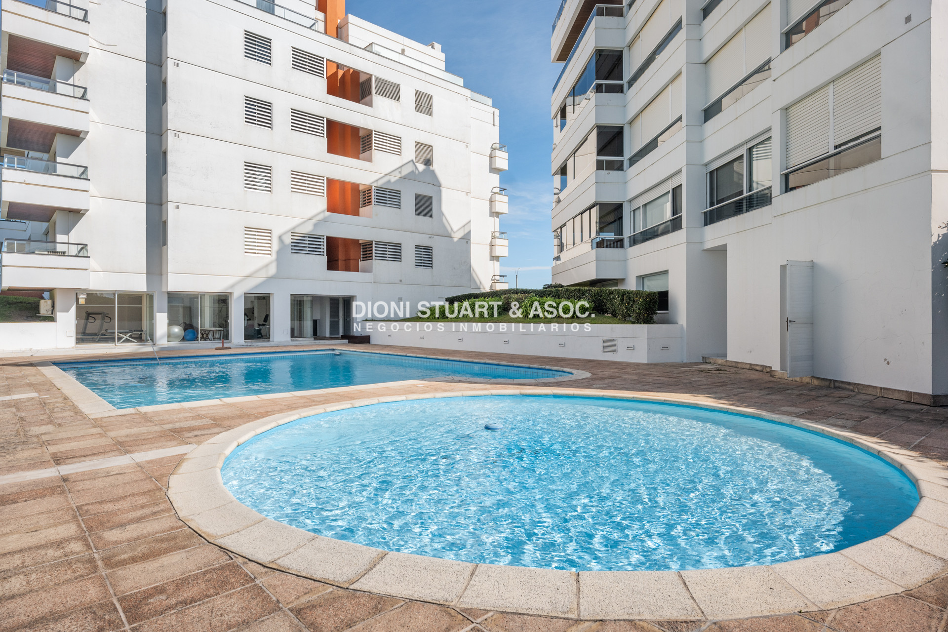 Apartamento ID.760 - DEPARTAMENTO EN VENTA EN PLAYA BRAVA PRIMER LINEA 4 DORMITORIOS EN SUITE - EDIF. AGUAS AZULES