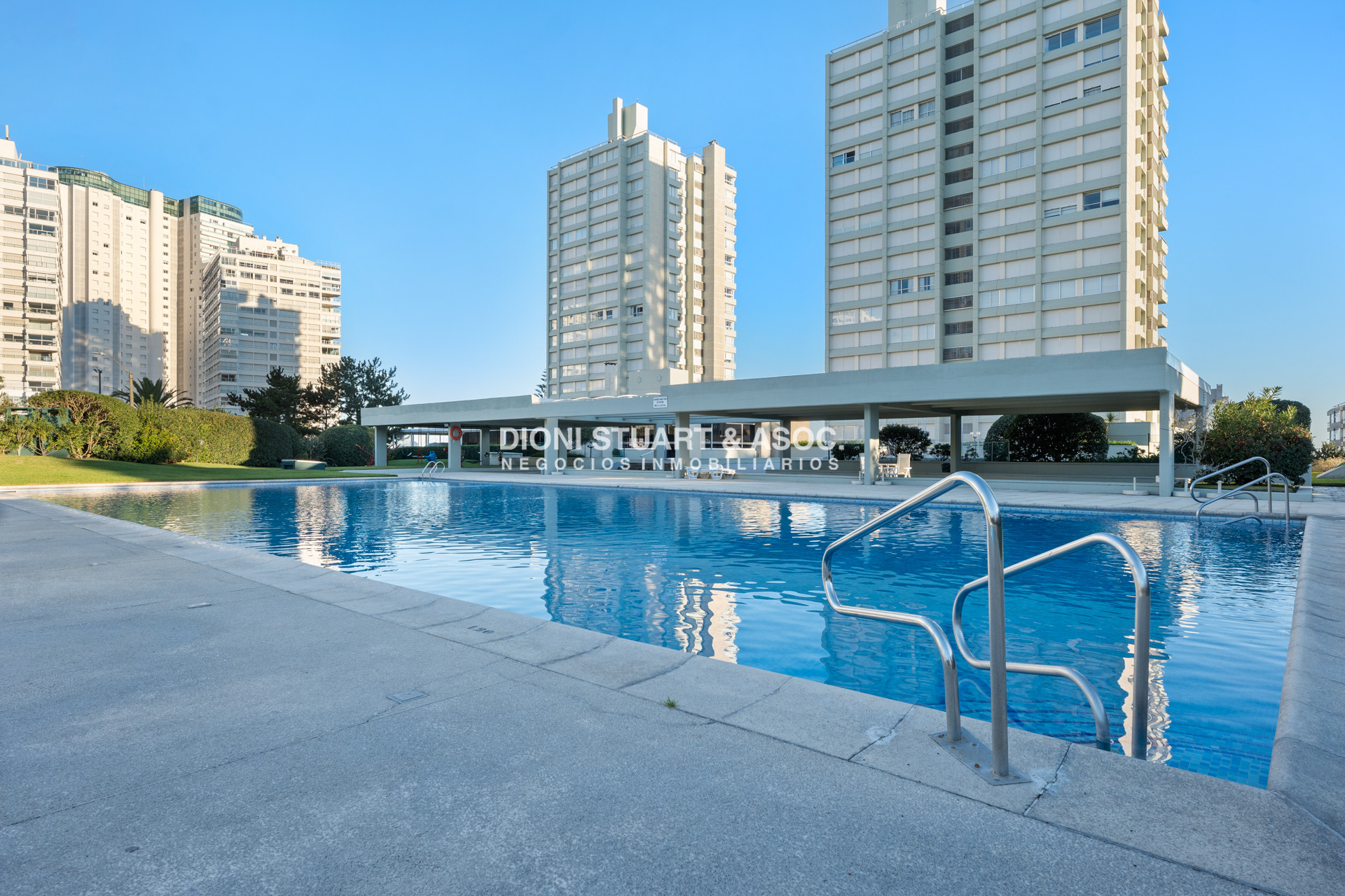 Apartamento ID.687 - Alquiler de Temporada - Edificio Fragata - Frente al Mar - 3 Dormitorios - Todos los Amenities