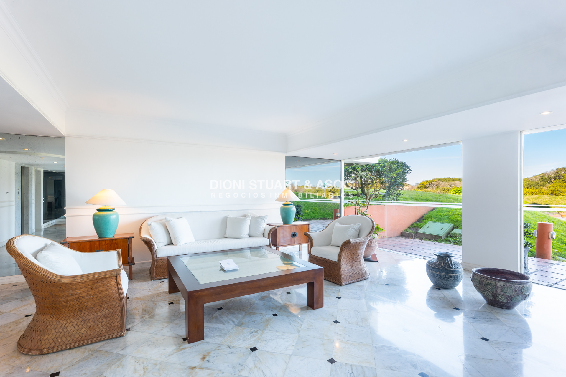Apartamento ID.760 - DEPARTAMENTO EN VENTA EN PLAYA BRAVA PRIMER LINEA 4 DORMITORIOS EN SUITE - EDIF. AGUAS AZULES