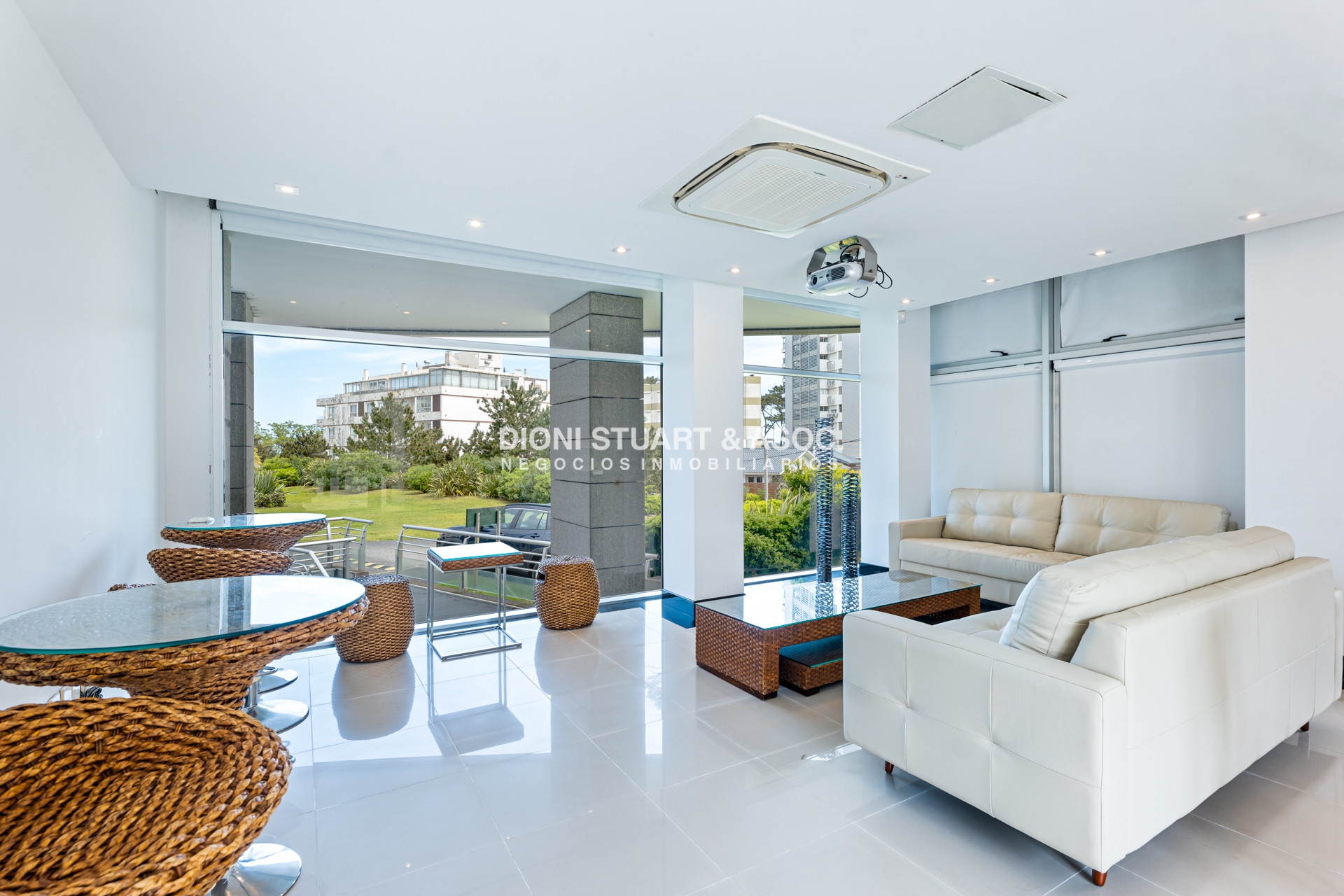 Apartamento ID.790 - Apartamento en Venta - 3 Dormitorios en Suite - Sea & Forest - Playa Mansa