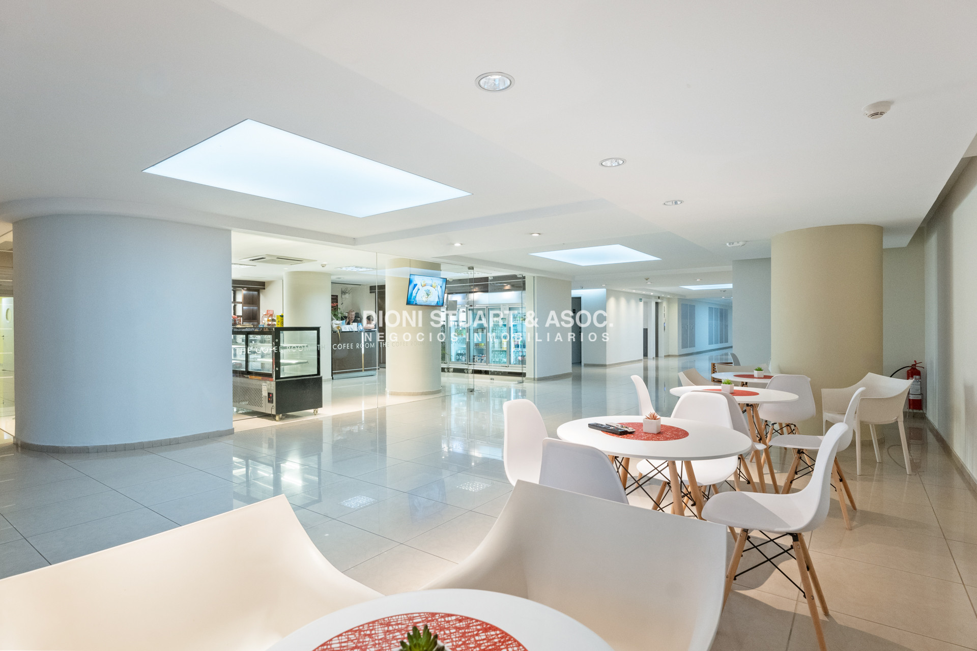 Apartamento ID.910 - DEPARTAMENTO DUPLEX EN AQUARELA - PLAYA MANSA - 4 DORM EN SUITE + DEPENDENCIA