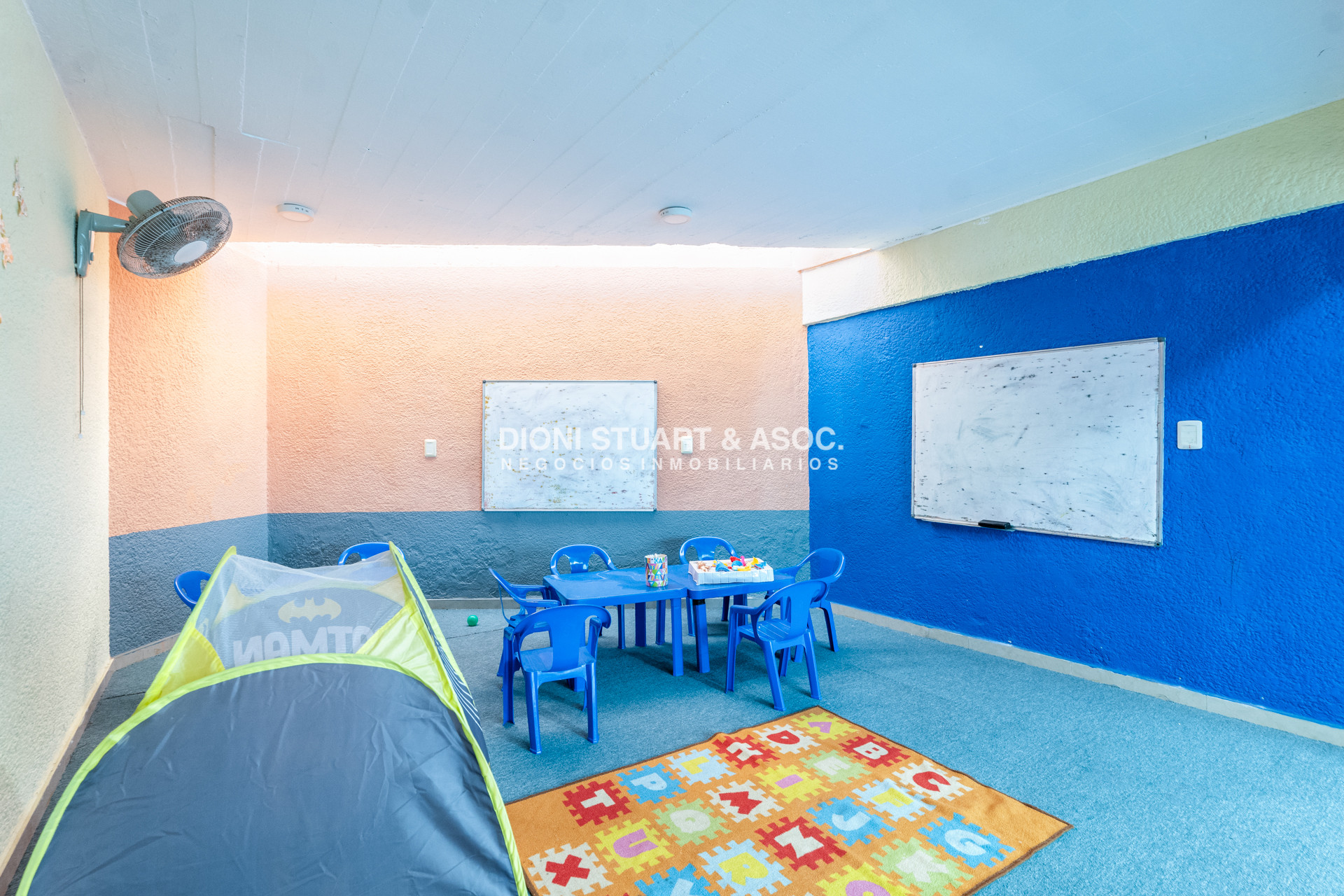 Apartamento ID.1054 - VENTA APARTAMENTO 4 DORMITORIOS RECICLADO - PLAYA BRAVA - PARQUEMAR CENTER 