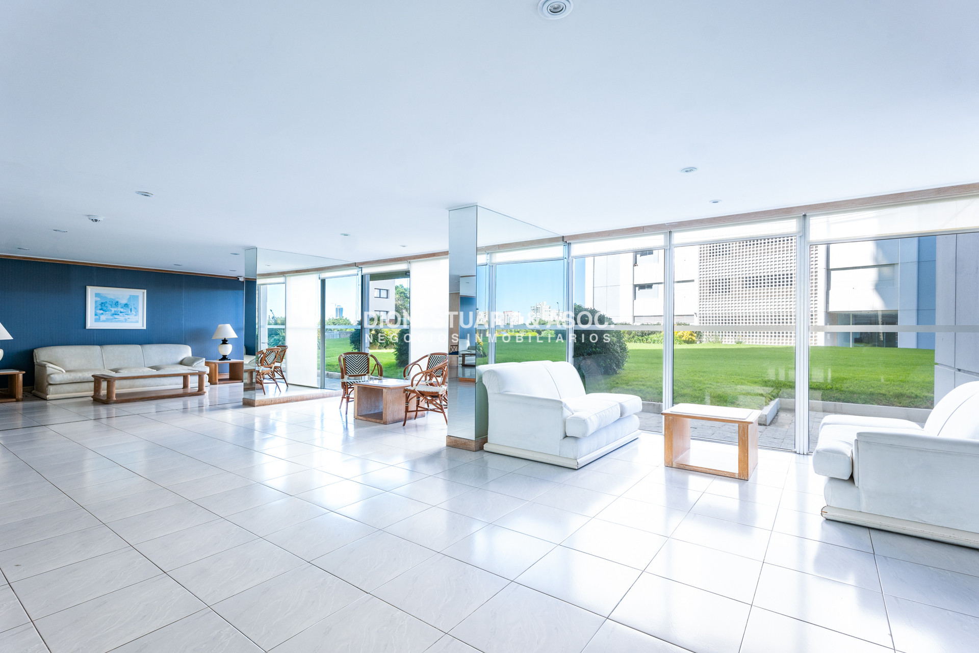 Apartamento ID.935 - DEPARTAMENTO EN VENTA FRENTE AL MAR DE 2 DORMITORIOS Y DEPENDENCIA DE SERVICIO RECICLADO EN TUNQUELEN I - PRIMERA LINEA PLAYA MANSA