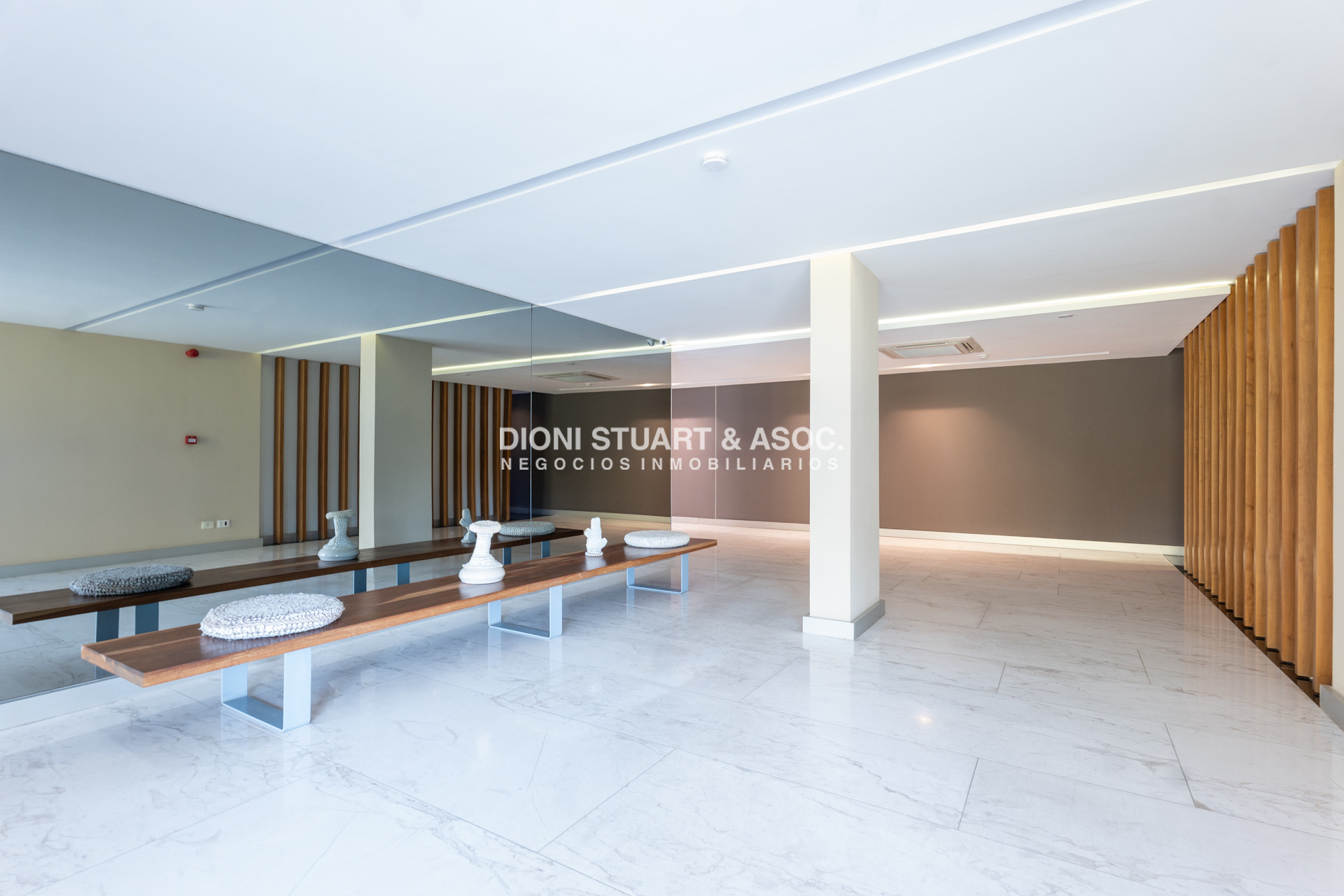 Apartamento ID.1017 - APARTAMENTO EN VENTA - PLAYA MANSA - LUMIERE - ESQUIENRO - 3 DORM + DEP. SERV