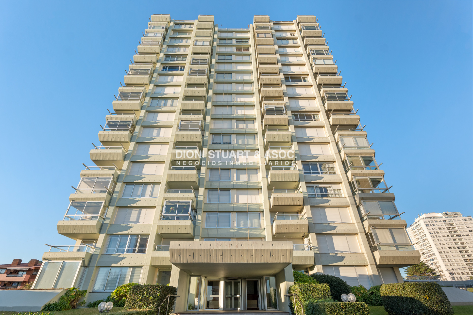 Apartamento ID.687 - Alquiler de Temporada - Edificio Fragata - Frente al Mar - 3 Dormitorios - Todos los Amenities