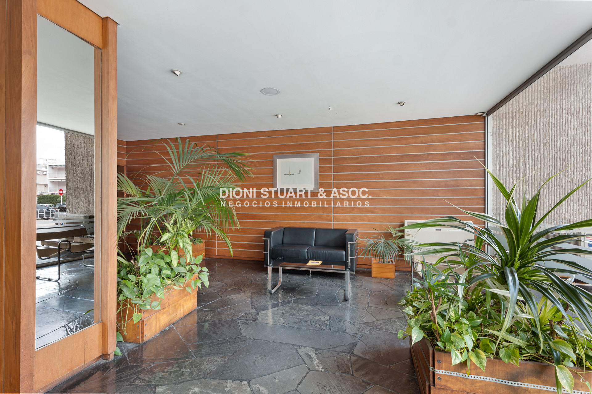 Apartamento ID.681 - Apartamento En Venta - En Gorlero - Peninsula - 2 Dormitorios - Edificio Michelangelo
