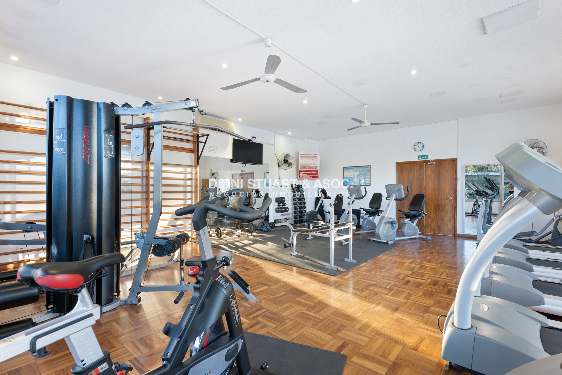 Apartamento ID.687 - Alquiler de Temporada - Edificio Fragata - Frente al Mar - 3 Dormitorios - Todos los Amenities