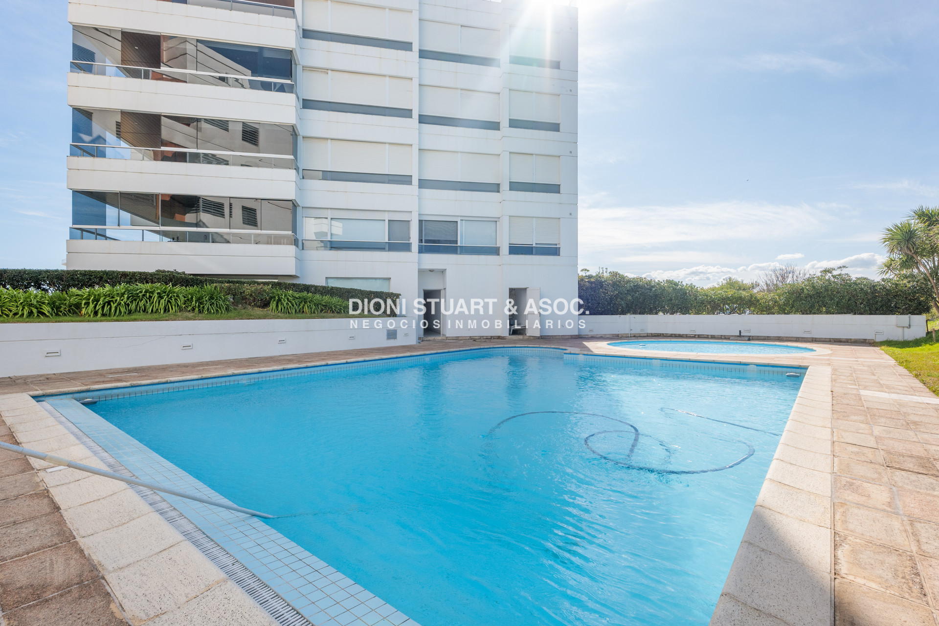 Apartamento ID.760 - DEPARTAMENTO EN VENTA EN PLAYA BRAVA PRIMER LINEA 4 DORMITORIOS EN SUITE - EDIF. AGUAS AZULES