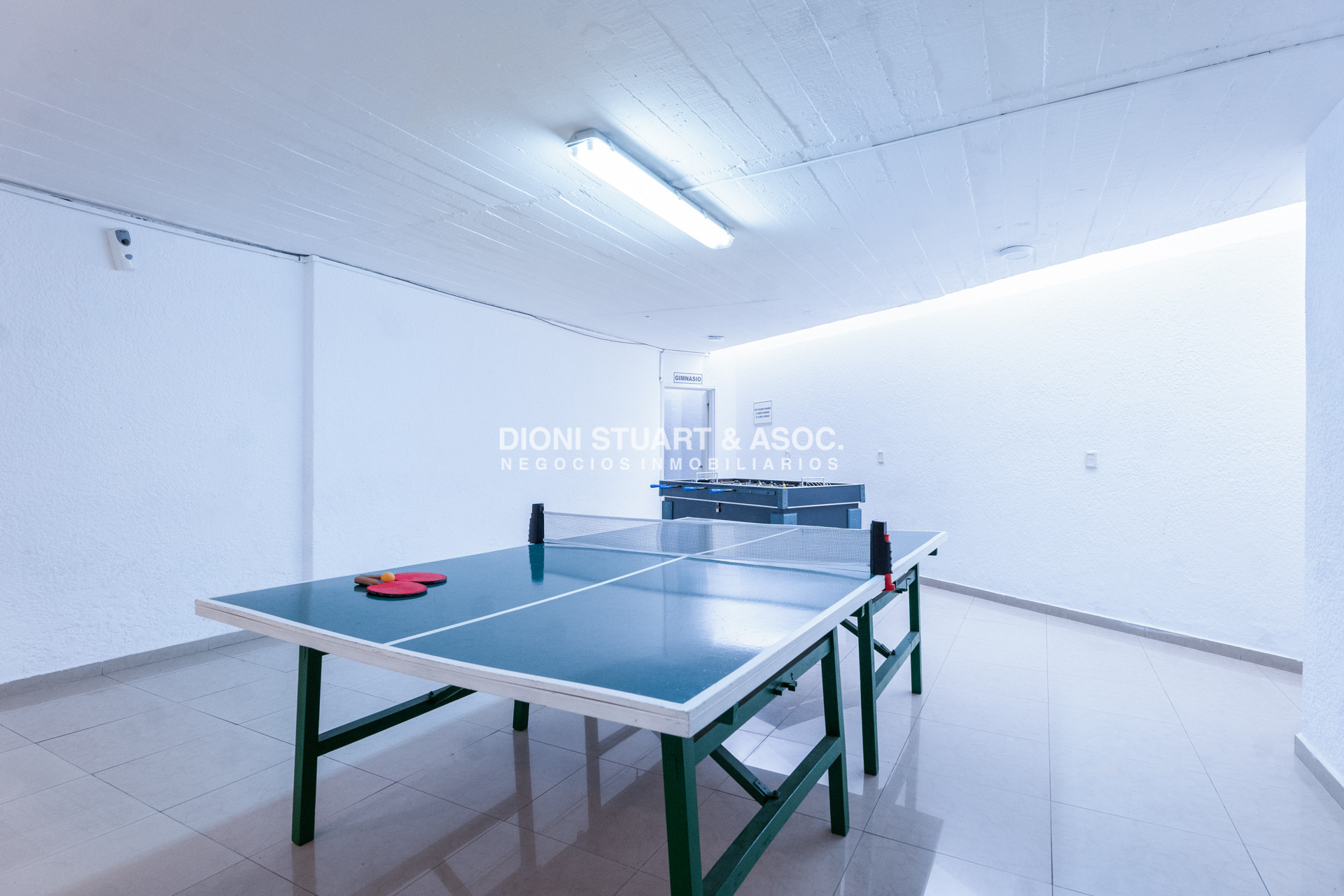Apartamento ID.1054 - VENTA APARTAMENTO 4 DORMITORIOS RECICLADO - PLAYA BRAVA - PARQUEMAR CENTER 