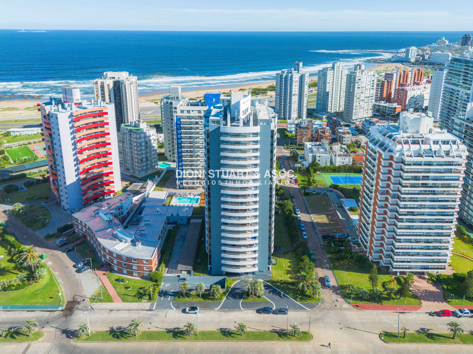 Apartamento ID.601 - Forest Tower 2 - Piso Alto - 3 Dorm