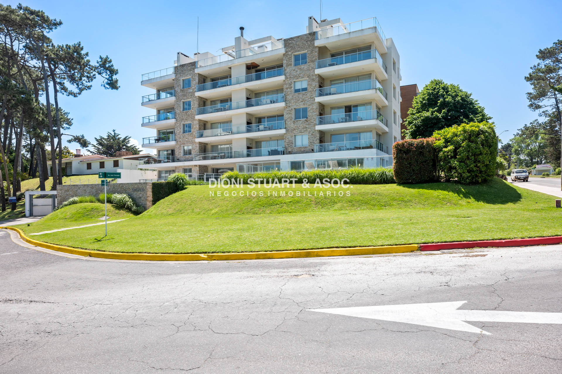 Apartamento ID.925 - DEPARTAMENTO PENT HOUSE EN VENTA - 3 DORM Y DEP. - PARRILLERO - PLAYA MANSA
