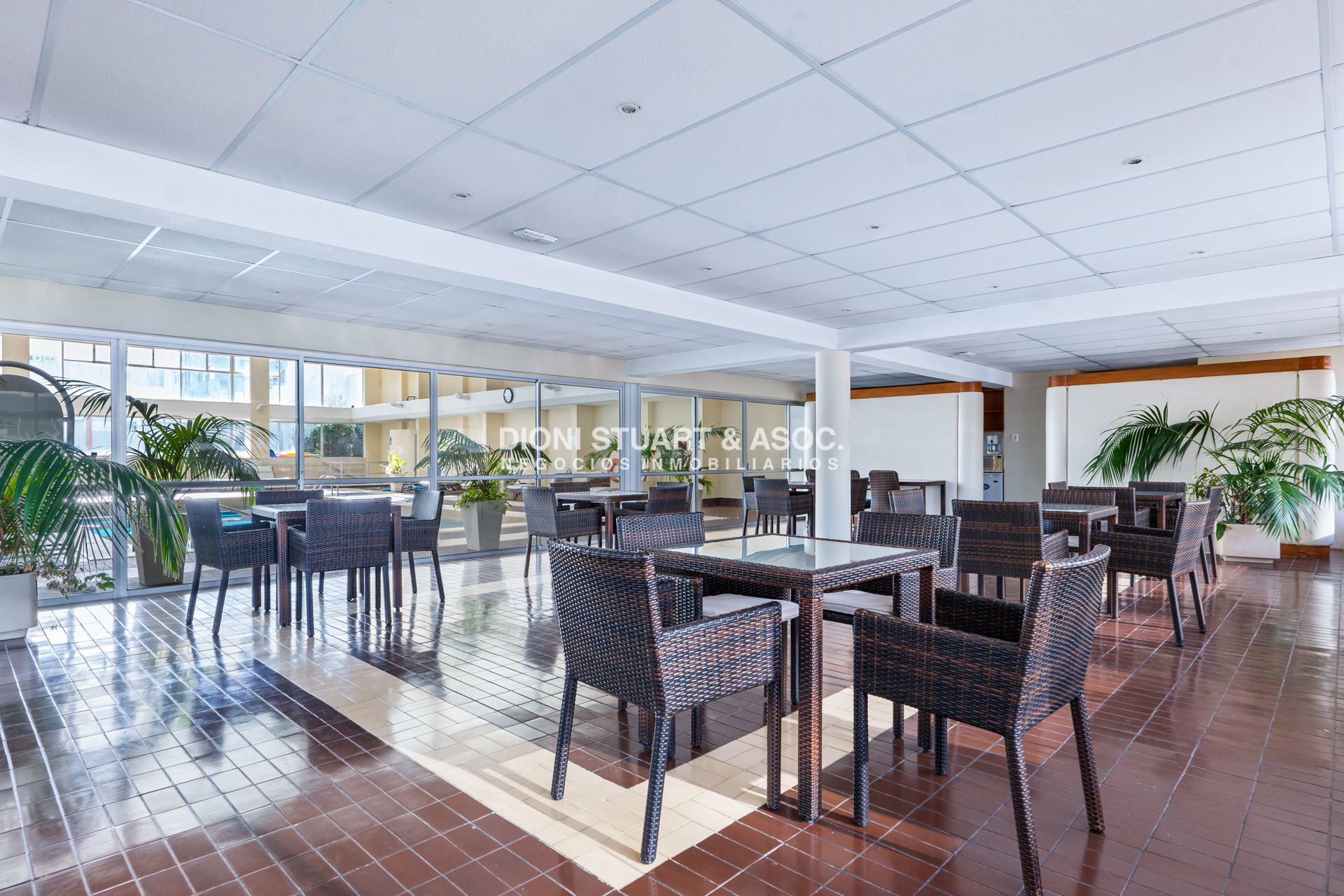 Apartamento ID.962 - APARTAMENTO EN VENTA 2 DORMITORIOS RECICLADO EN EDIFICIO VAN GOOGH - PENINSULA PUNTA DEL ESTE