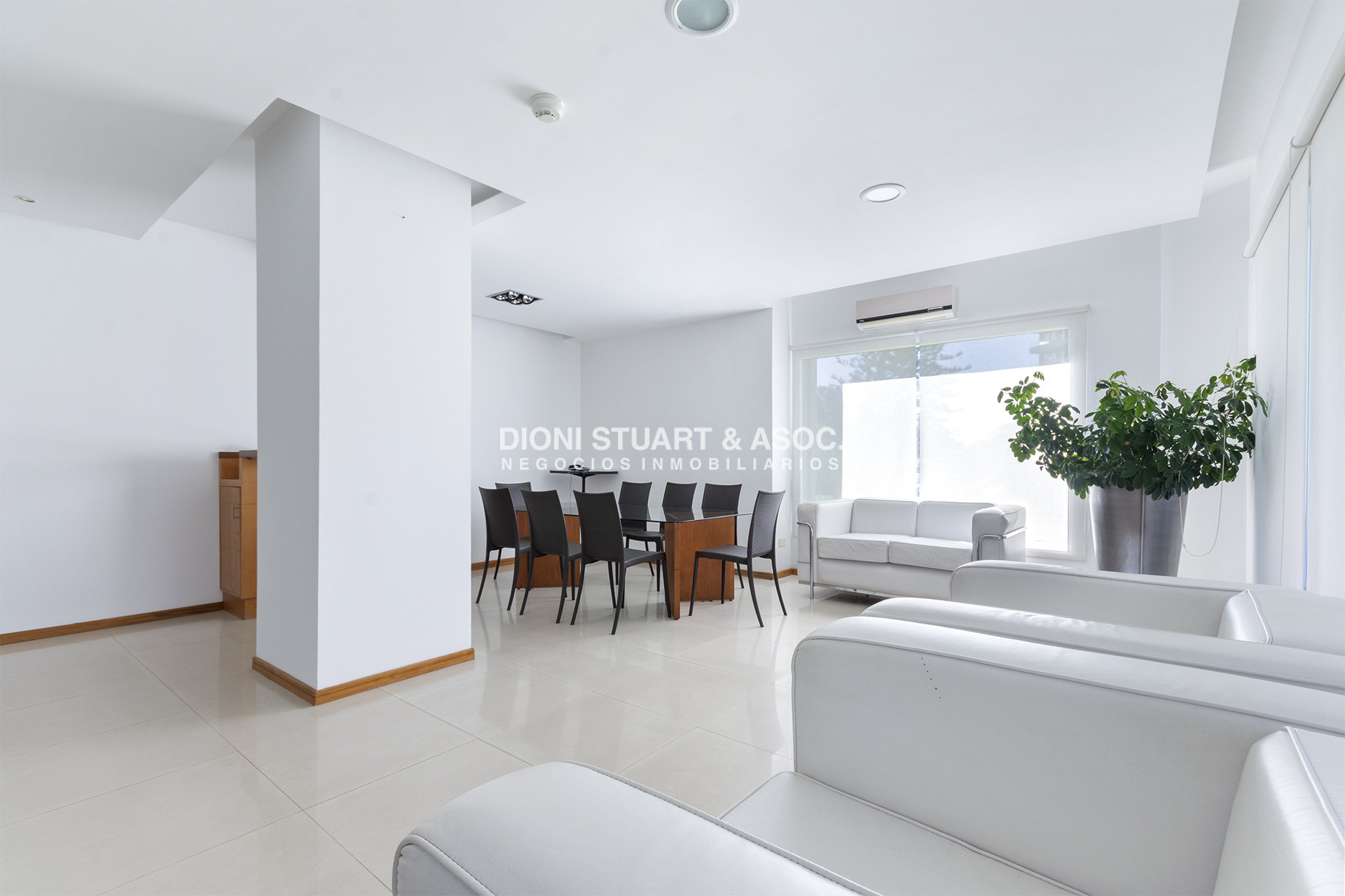 Apartamento ID.903 - DEPARTAMENTO EN ROOSEVELT - 2 DORMITORIOS - RECICLADO - CON VISTA - PARQUEMAR R