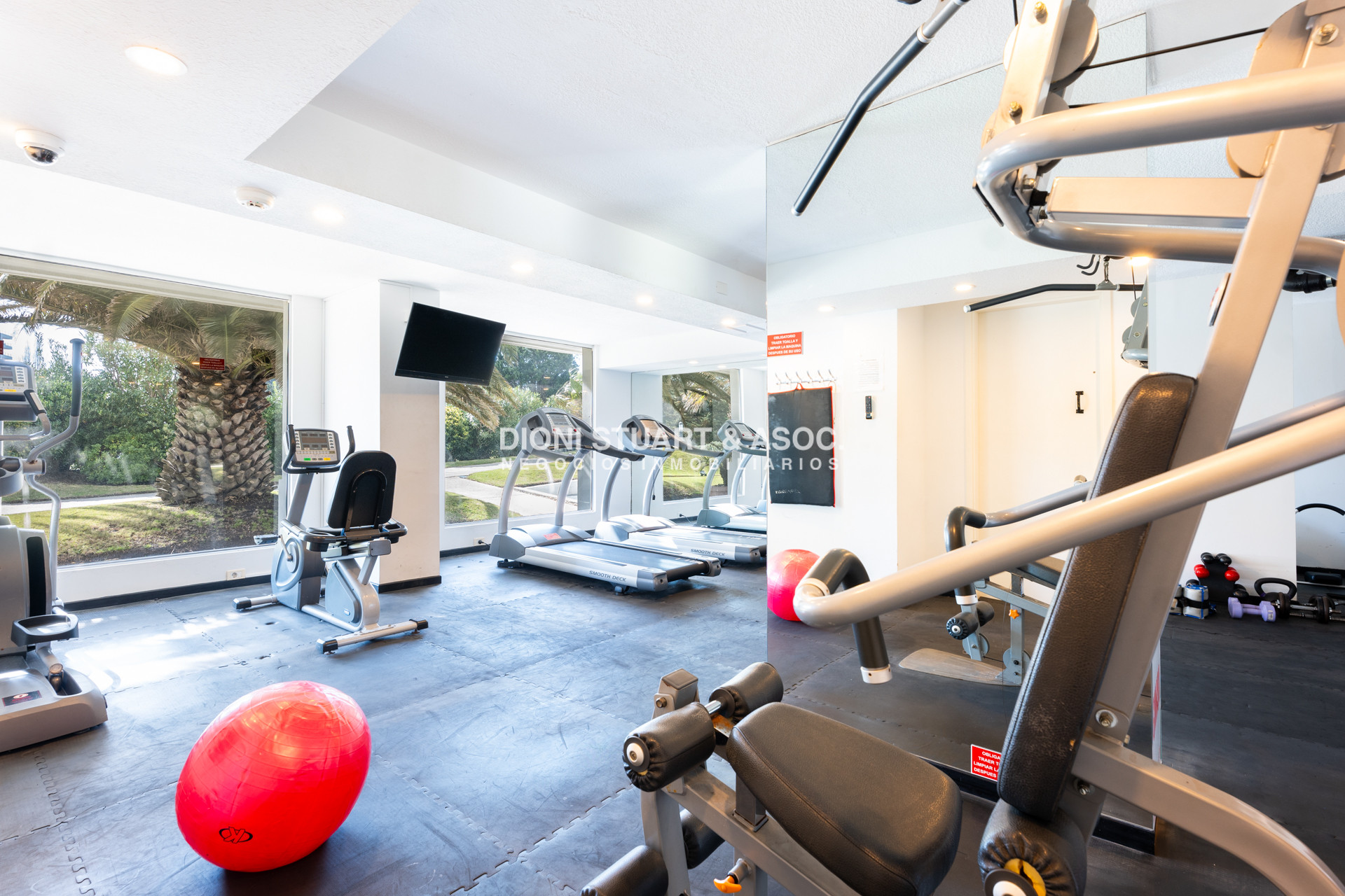 Apartamento ID.399 - Apartamento en Venta en Playa Mansa - Complejo Lincoln Center - Todos Los Amenities - 2 Dorm 