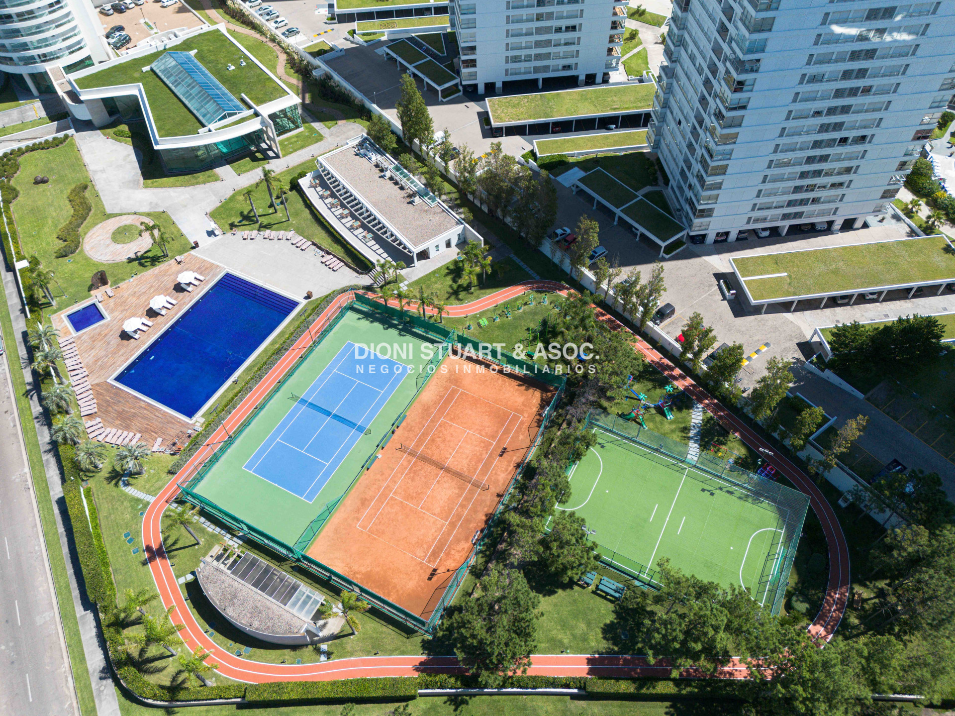 Apartamento ID.910 - DEPARTAMENTO DUPLEX EN AQUARELA - PLAYA MANSA - 4 DORM EN SUITE + DEPENDENCIA