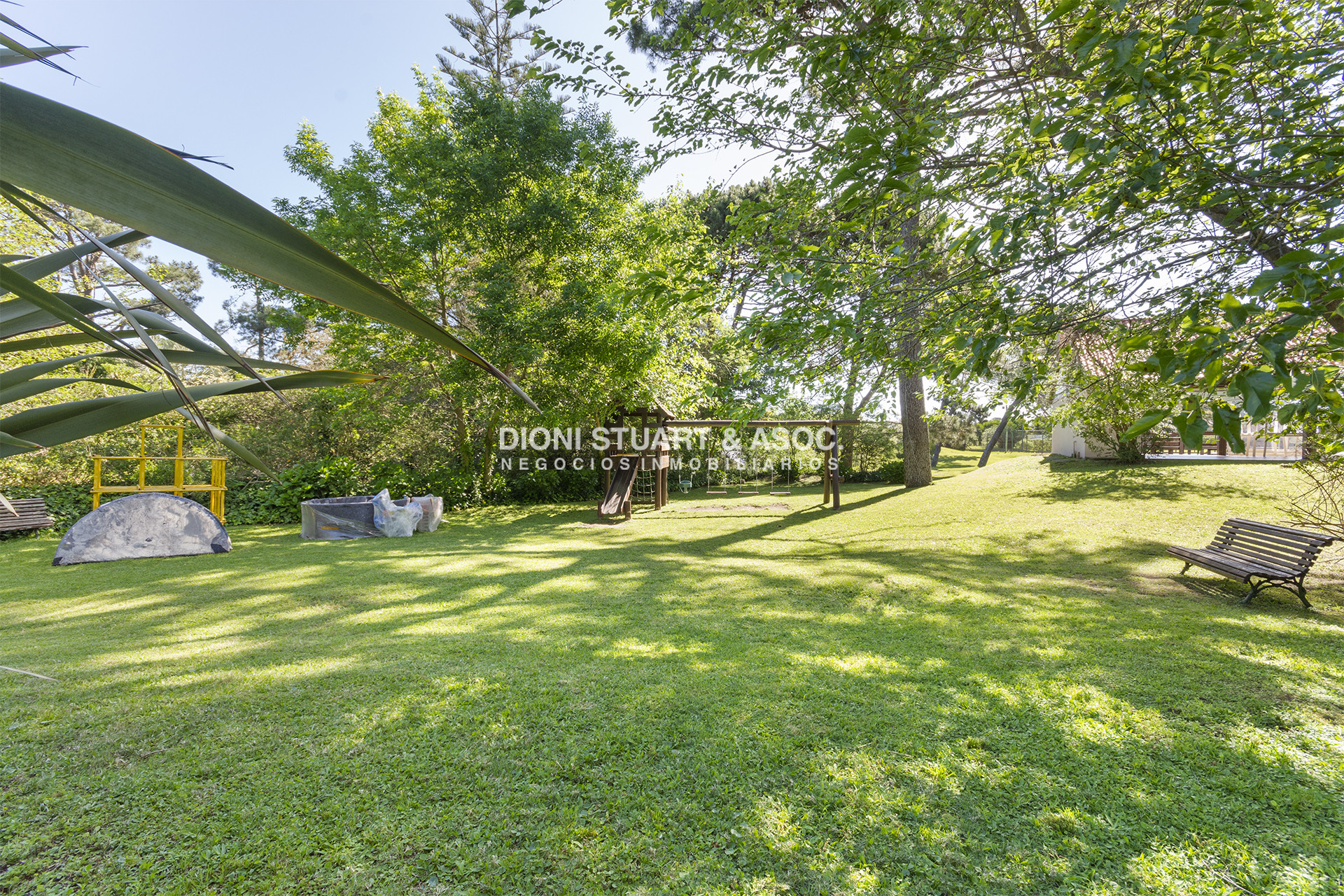 Apartamento ID.903 - DEPARTAMENTO EN ROOSEVELT - 2 DORMITORIOS - RECICLADO - CON VISTA - PARQUEMAR R