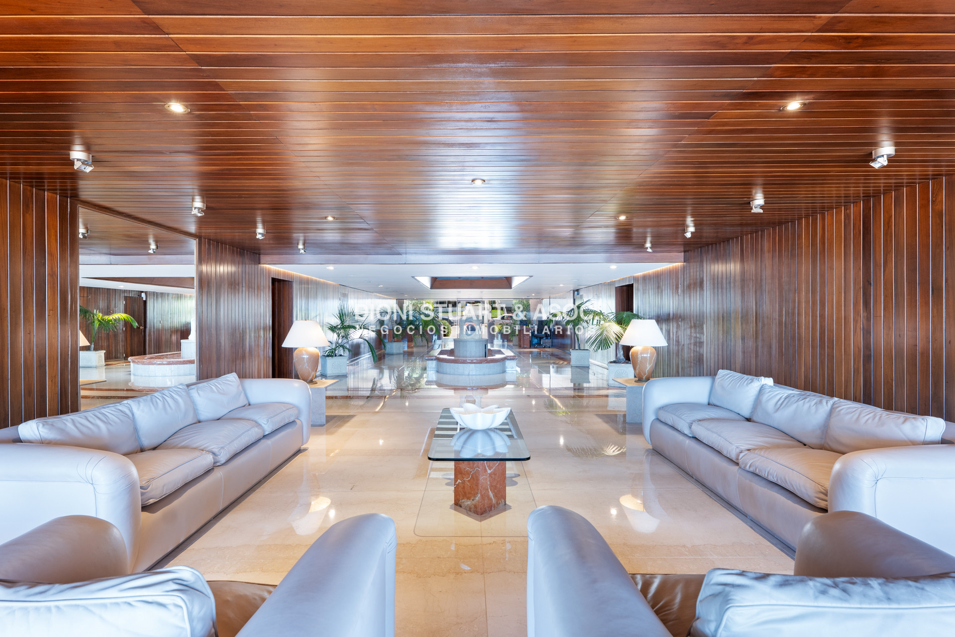 Apartamento ID.748 - Edificio Carmel - Apartamento de 3 Dorm y Dependencia - Punta del Este