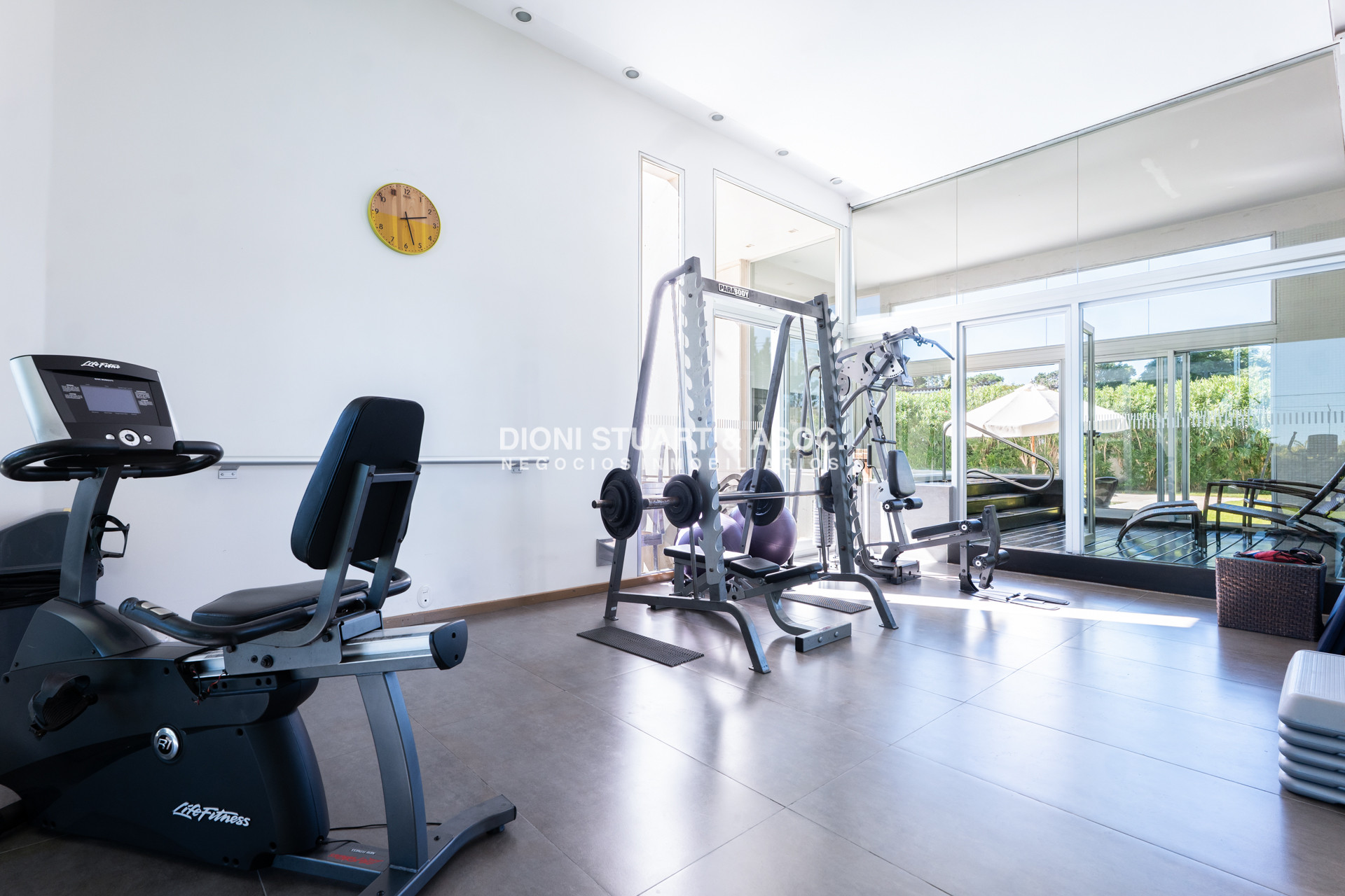 Apartamento ID.938 - GALA TOWER DEPARTAMENTO ESQUINERO 3 DORMITORIOS VISTA AL MAR - PLAYA MANSA - CON PARRILLERO