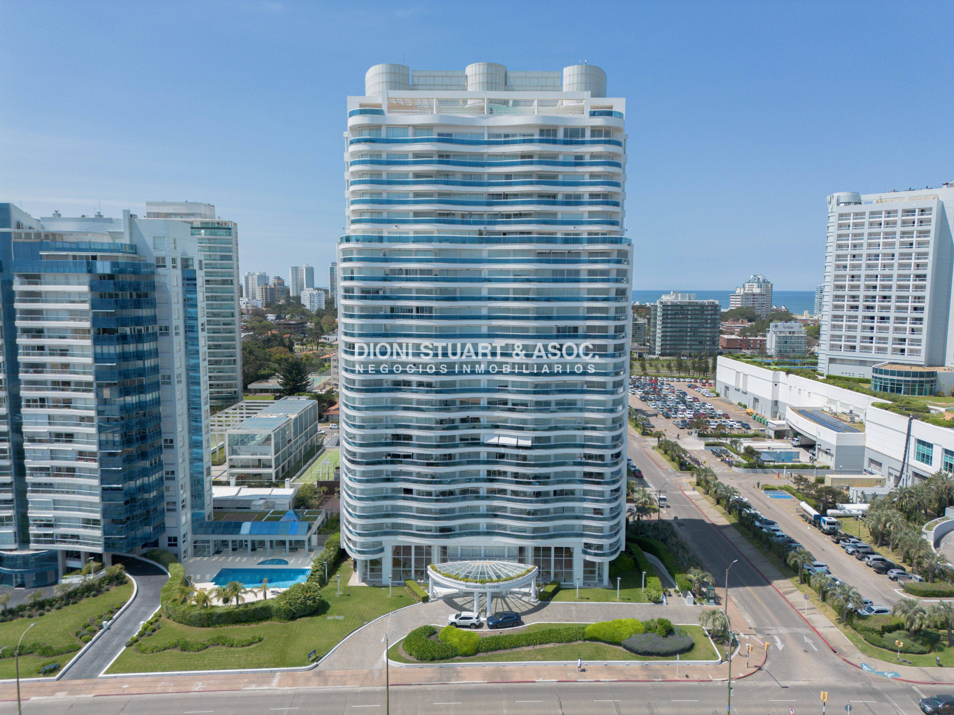 Apartamento ID.949 - DEPARTAMENTO ESQUINERO EN VENTA EN MILLENIUM TOWER PLAYA MANSA - 3 DORMITORIOS EN SUITE + DEPENDENCIA