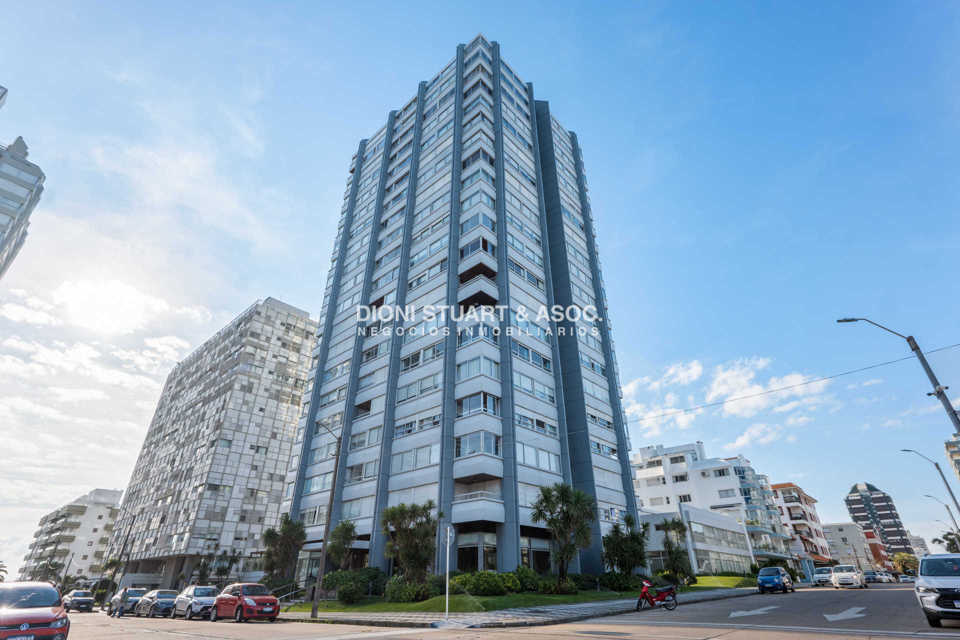 Apartamento ID.962 - APARTAMENTO EN VENTA 2 DORMITORIOS RECICLADO EN EDIFICIO VAN GOOGH - PENINSULA PUNTA DEL ESTE