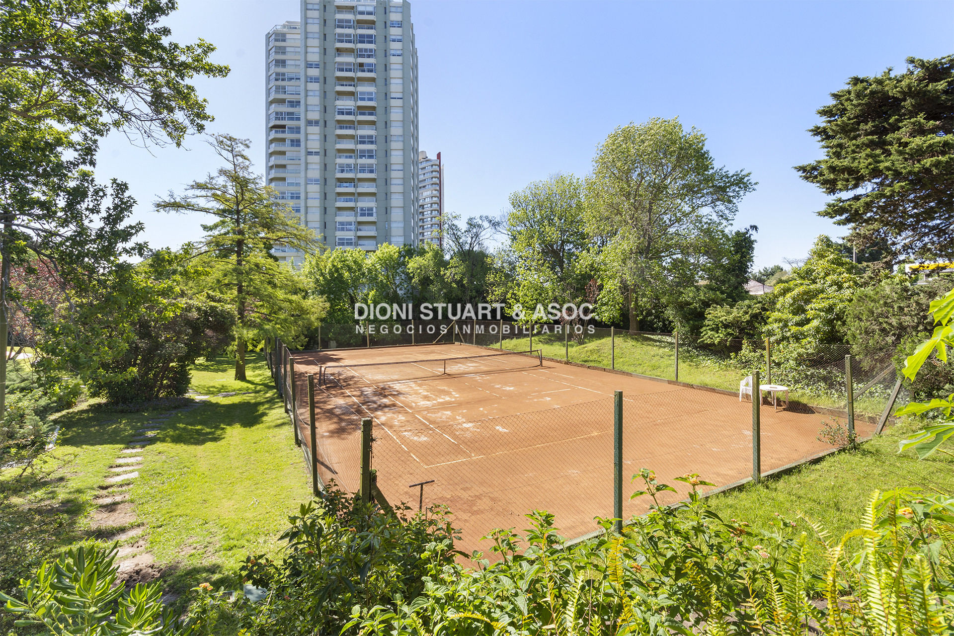 Apartamento ID.903 - DEPARTAMENTO EN ROOSEVELT - 2 DORMITORIOS - RECICLADO - CON VISTA - PARQUEMAR R