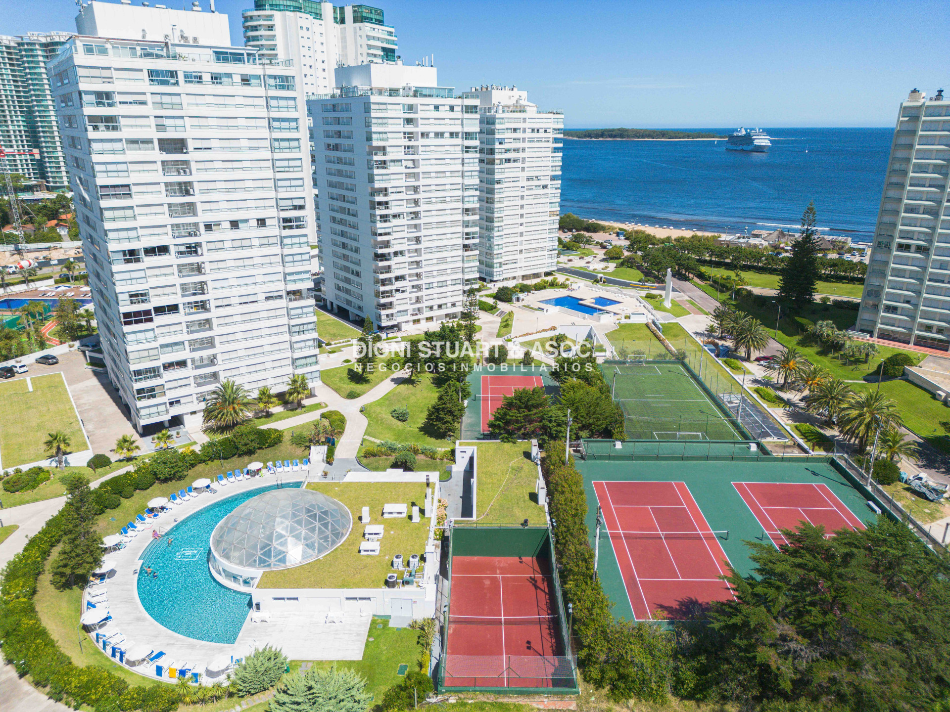 Apartamento ID.407 - Oportunidad - Apartamento en Venta - Primera Linea Mansa - 2 Dormitorios y Medio - Reciclado - Complejo Lincoln Center