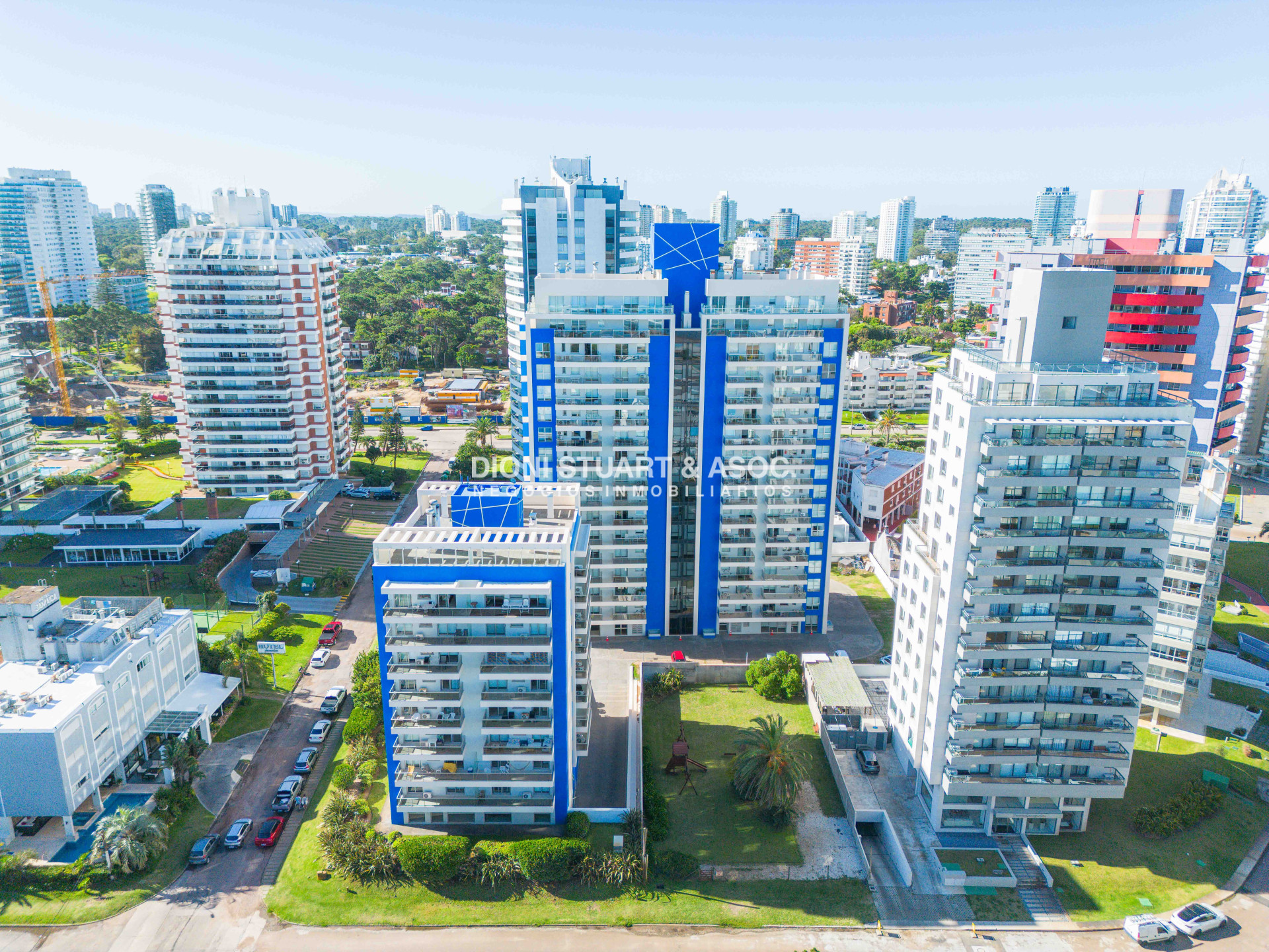 Apartamento ID.516 - APARTAMENTO EN VENTA EN PUNTA DEL ESTE - 2 DORMITORIOS - MODERNO - CERCA DEL MAR - EDIFICIO ARENAS DEL MAR