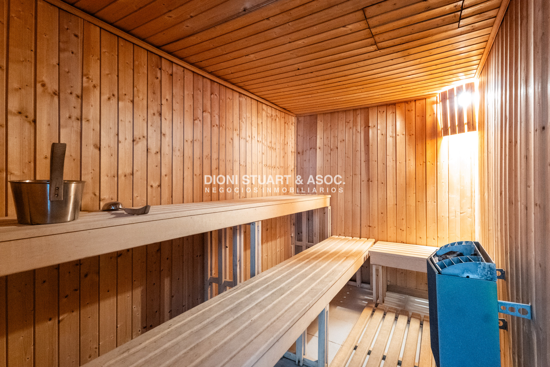 Apartamento ID.1017 - APARTAMENTO EN VENTA - PLAYA MANSA - LUMIERE - ESQUIENRO - 3 DORM + DEP. SERV