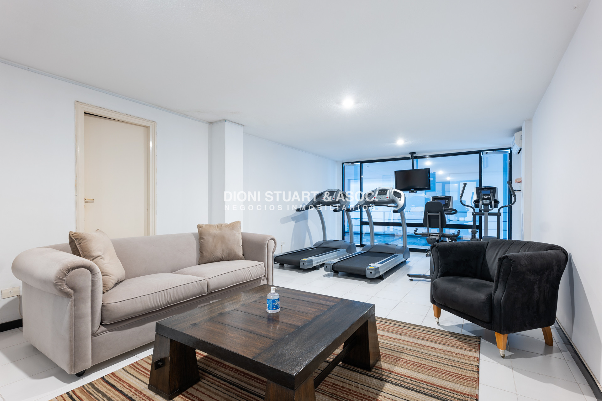 Apartamento ID.635 - Portofino - Increíble Vista Al Puerto - 3 Dorm en Suite + Dep.