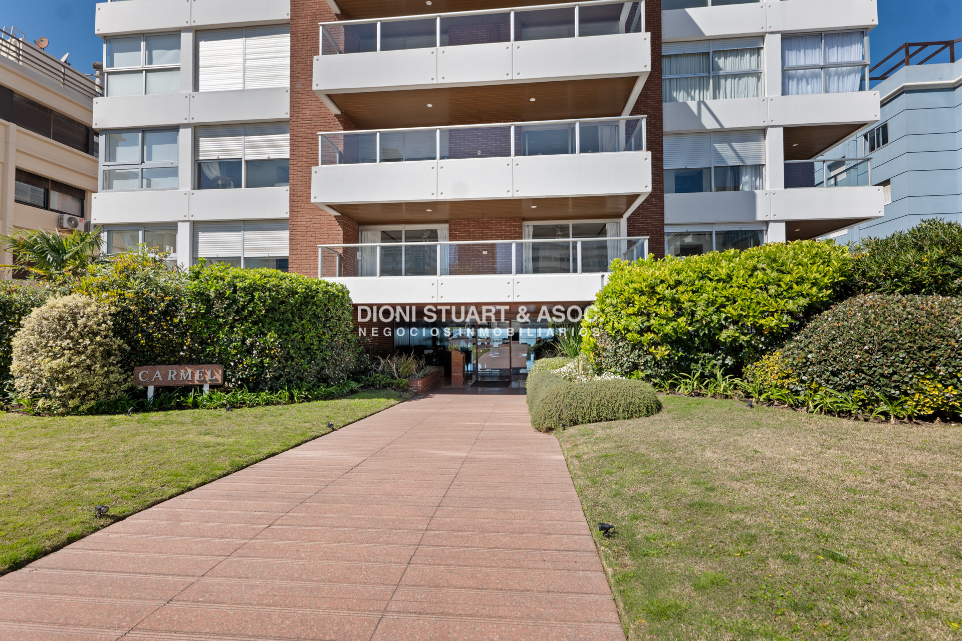 Apartamento ID.748 - Edificio Carmel - Apartamento de 3 Dorm y Dependencia - Punta del Este