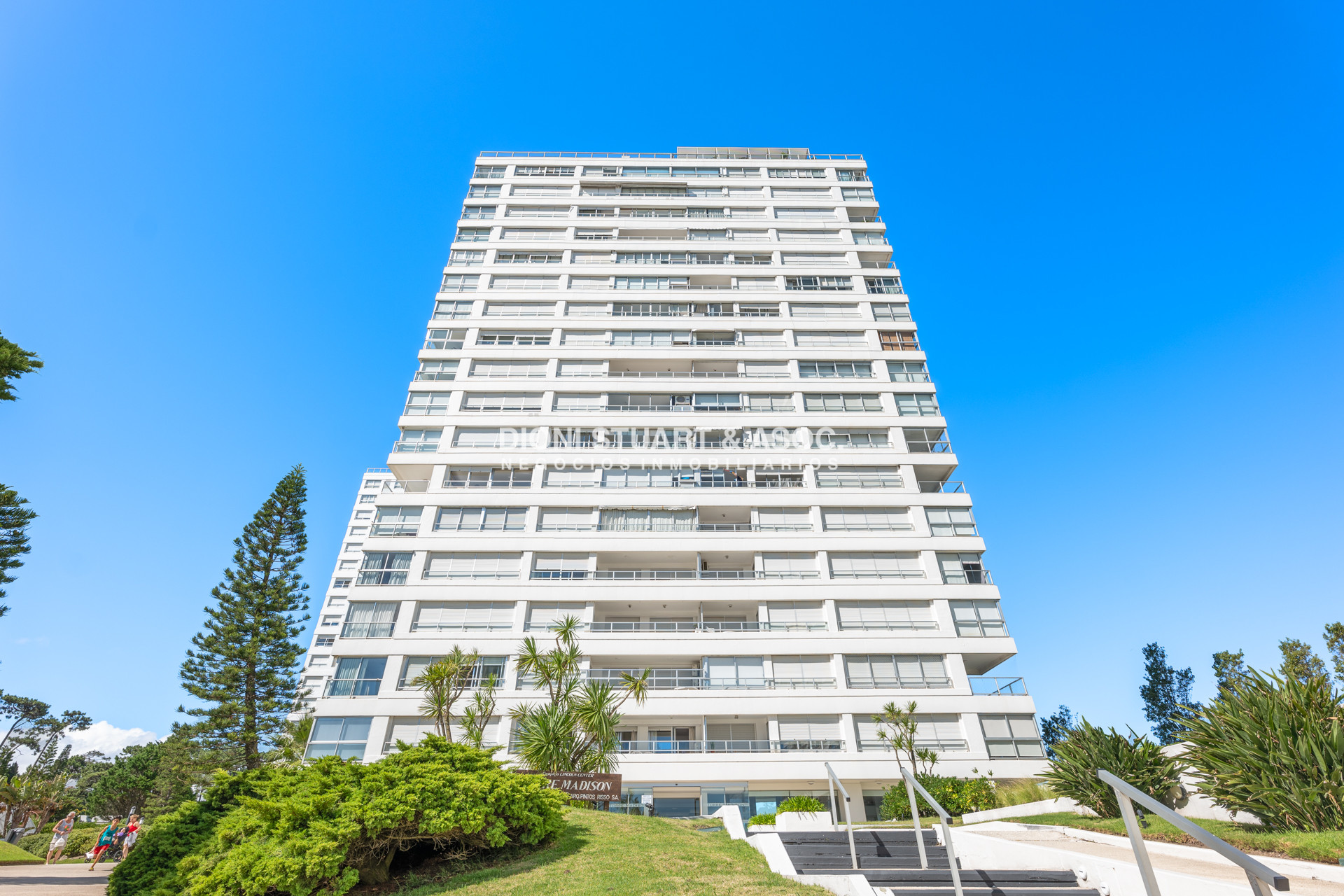 Apartamento ID.399 - Apartamento en Venta en Playa Mansa - Complejo Lincoln Center - Todos Los Amenities - 2 Dorm 